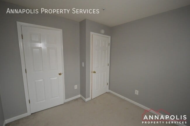 Building Photo - 546 Francis Nicholson Way