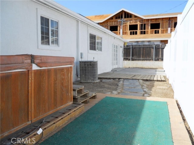 Building Photo - 630 N Darwood Ave