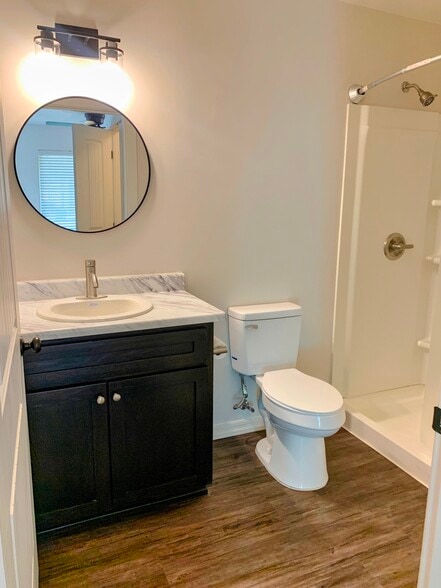 Bathroom - 123 W Jacobs St