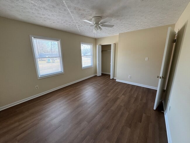 Building Photo - 257 N Court St