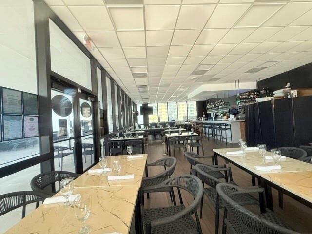 Building Photo - 2101 S Ocean Dr