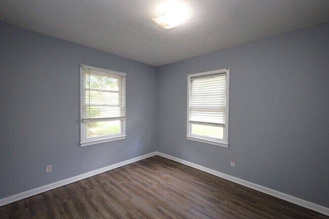 Building Photo - 751 E Brookwood Pl