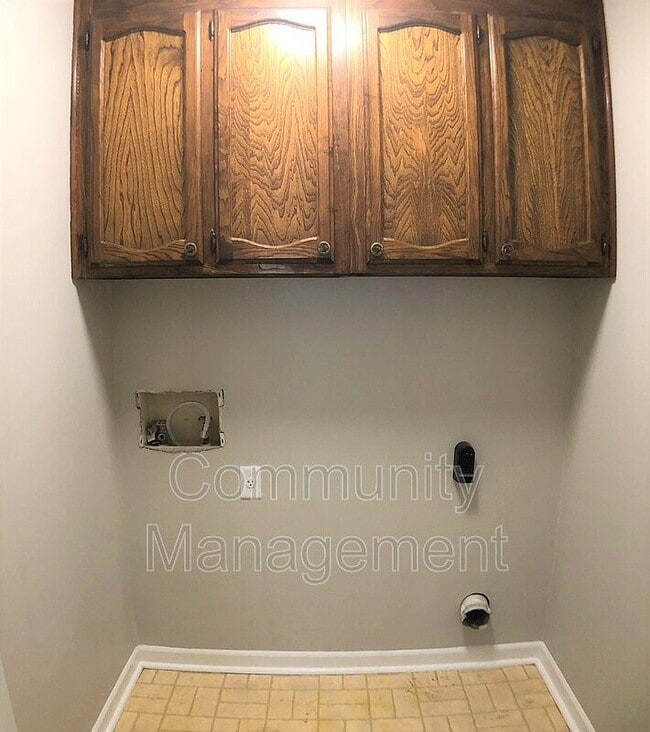 Building Photo - Single Family Home