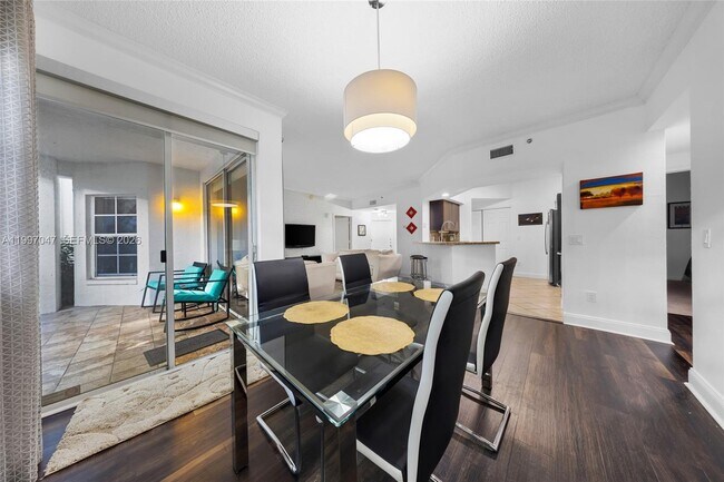 Building Photo - 3245 NE 184th St