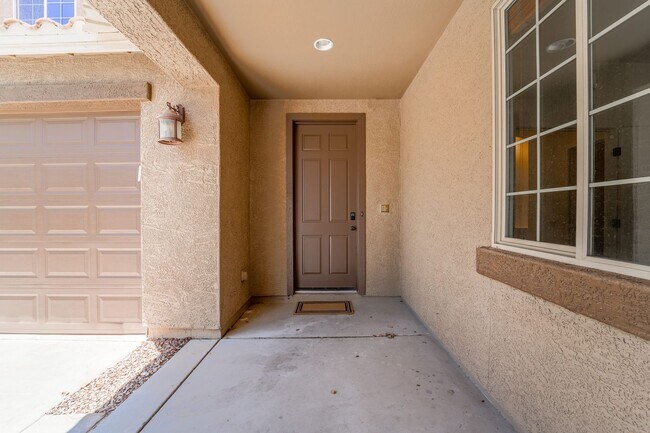 Building Photo - Live Large in Maricopa – Over 3,900 Sq Ft ...