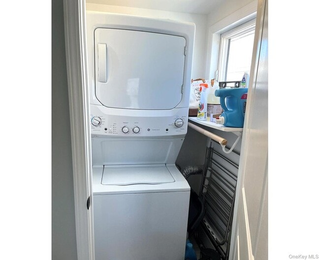 Building Photo - 128 Roosevelt Blvd