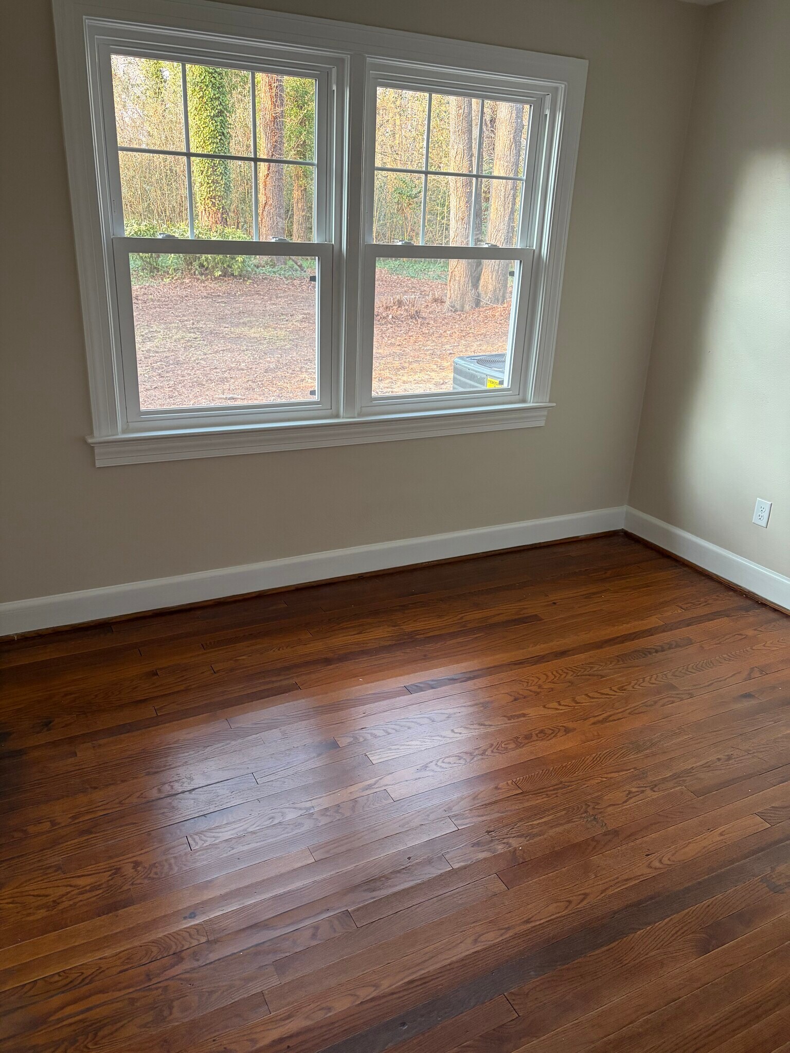 Building Photo - 536 Cavalier Dr