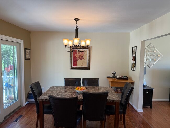 Building Photo - 1005 Horizon Rd