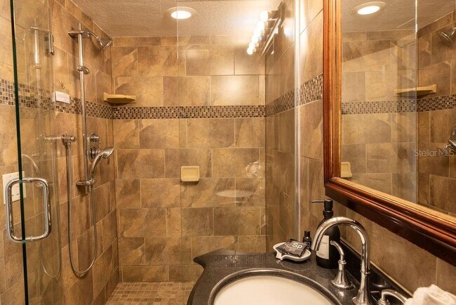 Building Photo - 185 Brightwater Dr