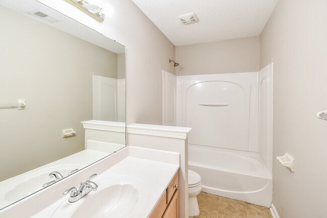 Building Photo - 10243 Hamilton View Dr