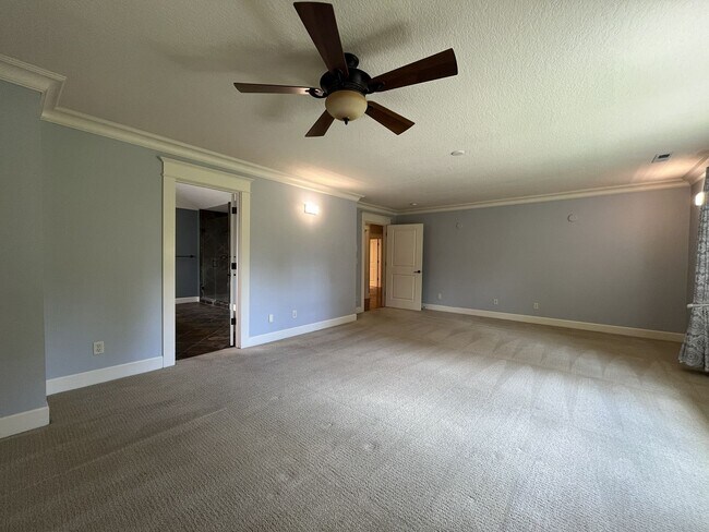 Building Photo - Luxury 5 Bedroom Home with Soaking Tub, Chef’s Kitchen & Expansive Primary Suite