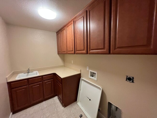 Building Photo - 3775 Millerton Pl