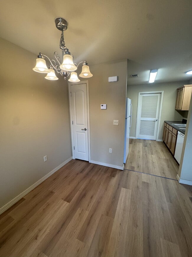 Building Photo - Welcome to your new condo in beautiful Branson, MO!