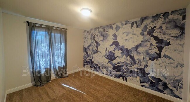 Building Photo - 2029 S Nina Cir