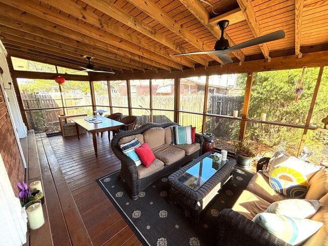 Building Photo - Available April 1st. Beautiful 2 BR/1 BA Home in the Heart of the Old Village!