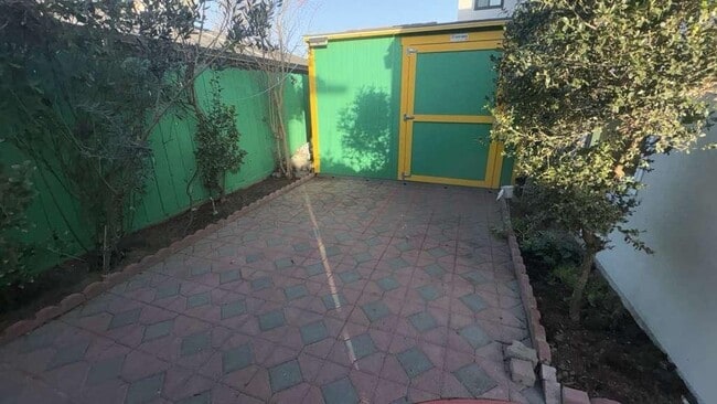 Building Photo - 101 E Portola Way