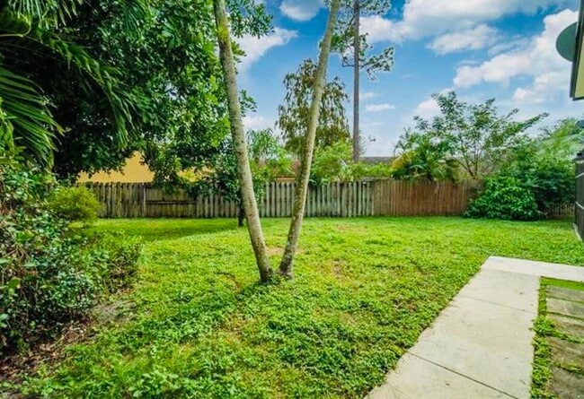 Building Photo - 1317 Periwinkle Pl