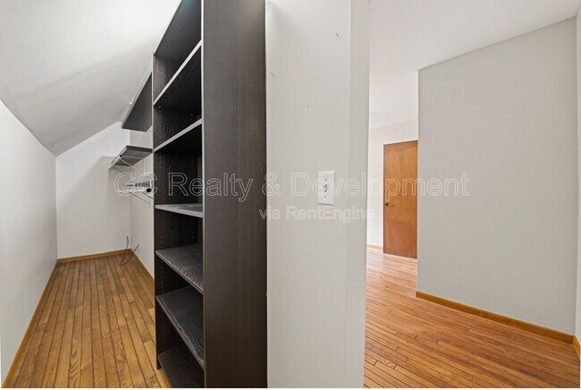 Building Photo - 938 Canterbury Dr