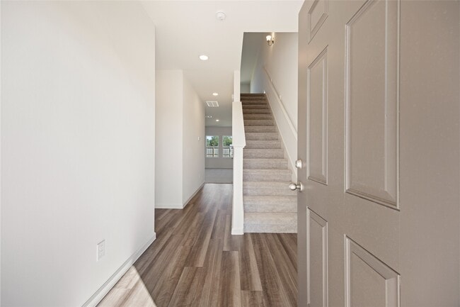 Building Photo - 8215 Vacek Xing Wy