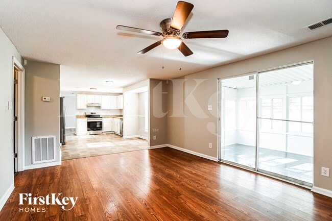 Building Photo - 1940 Winsted Ct