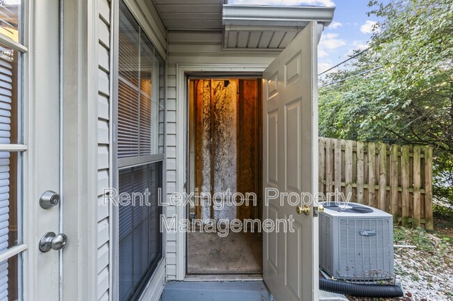Building Photo - 3175 Kirklevington Dr