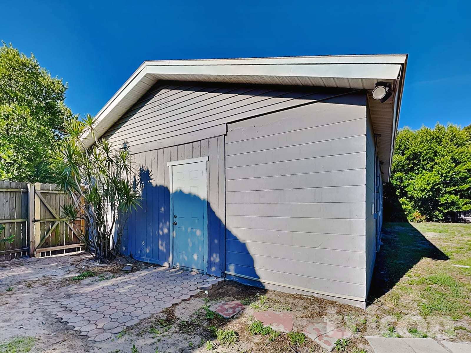 Building Photo - 3909 W Wallace Ave