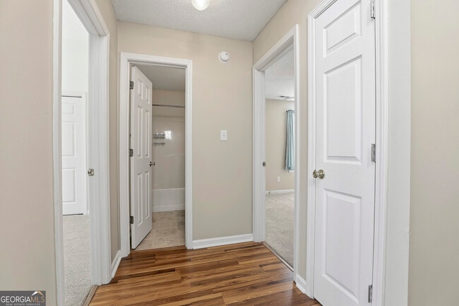 Building Photo - 105 Chase Ct