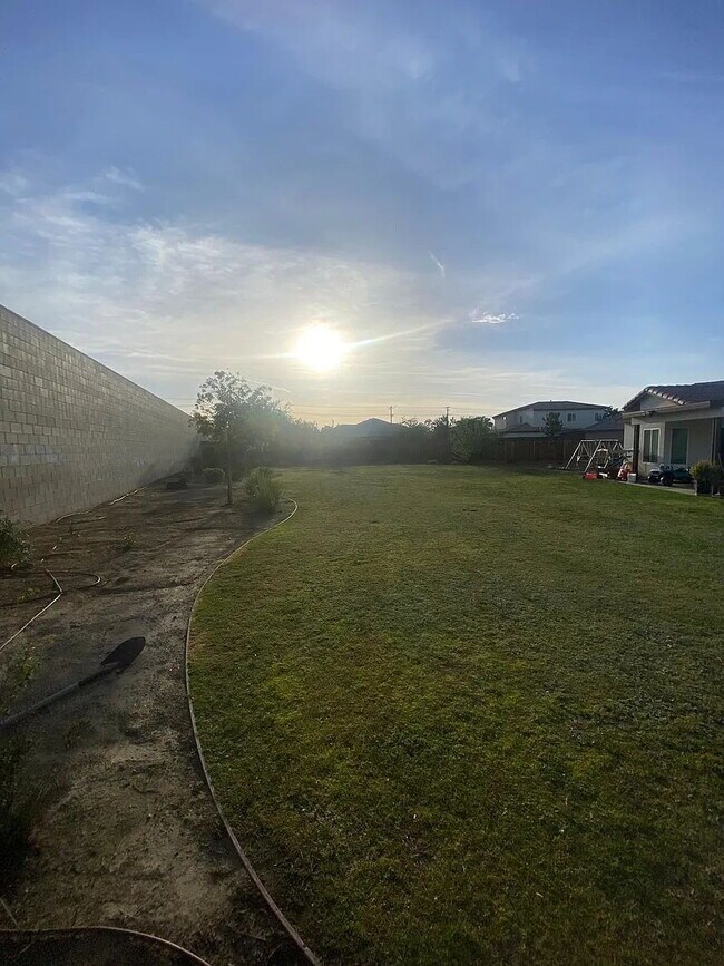 Building Photo - "Experience Spacious Living: 3-Bed Oasis with 4 Full & 5 Half Baths in Idyllwild!"