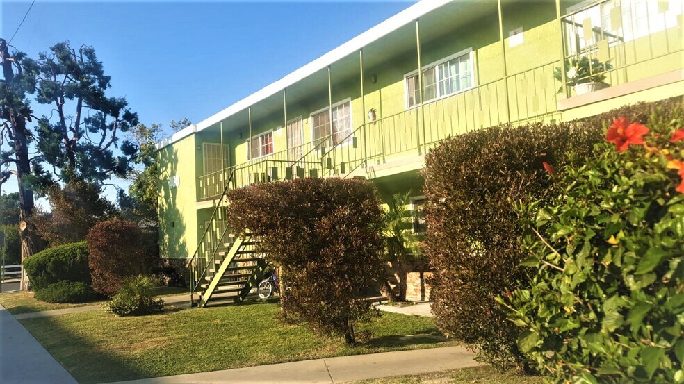 Building Photo - 400 E Hullett St