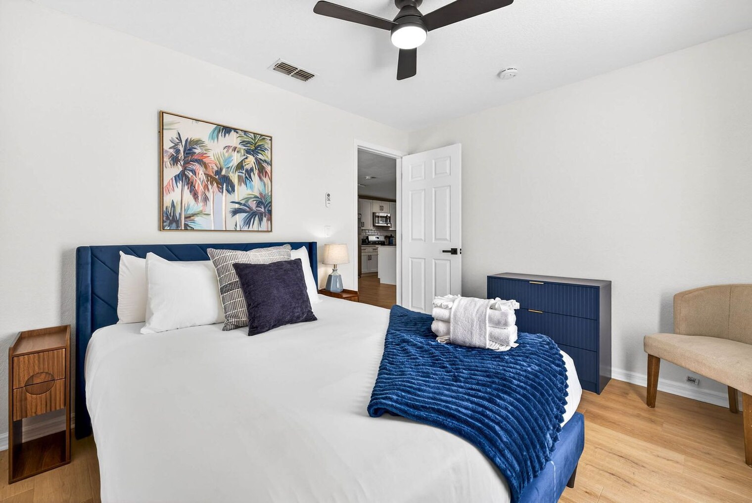 Building Photo - 310 W Warren Ave