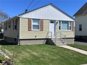 Building Photo - 9 Custer Ave