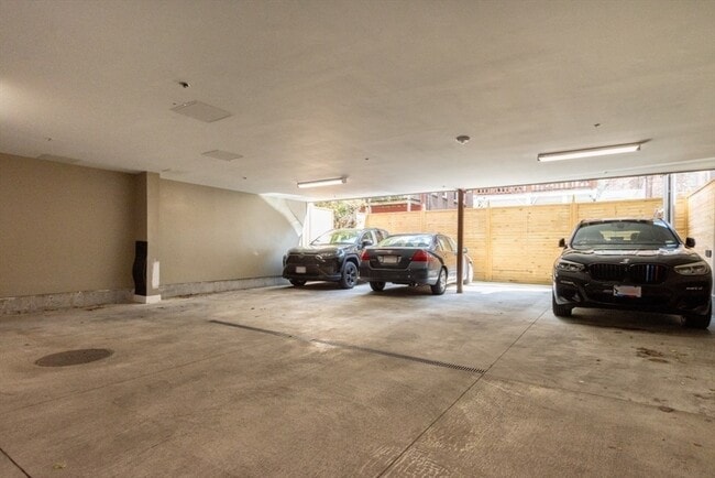 Building Photo - 69 Lubec St