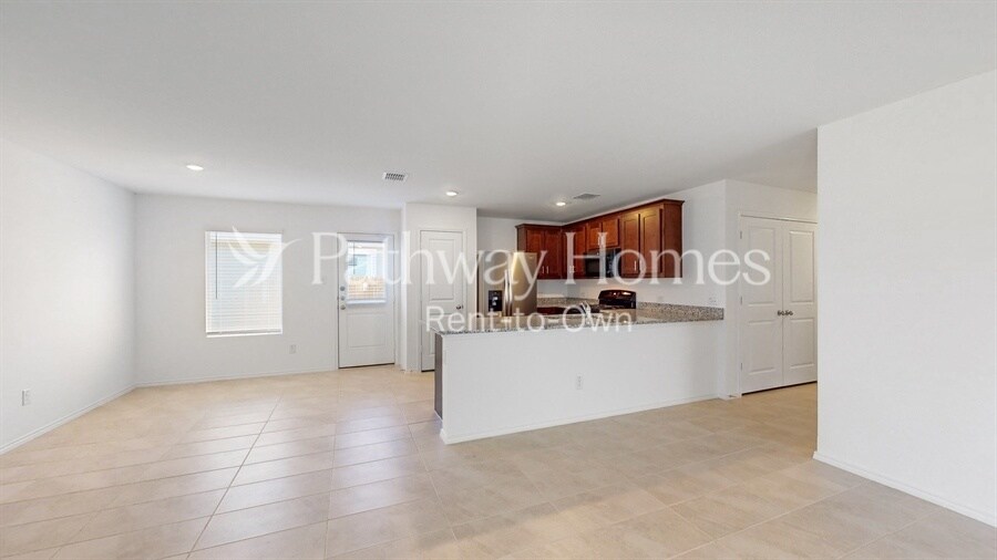 Building Photo - 1329 Plum Rd