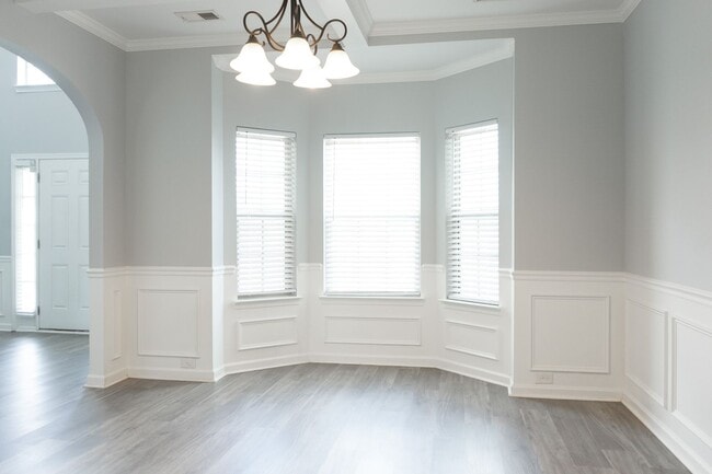 Building Photo - 2624 Leland Dr