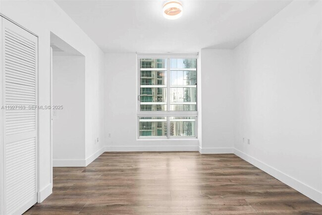 Building Photo - 300 S Biscayne Blvd