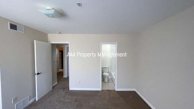 Building Photo - Concord Beautiful 2 bedroom 1 bath condo l...