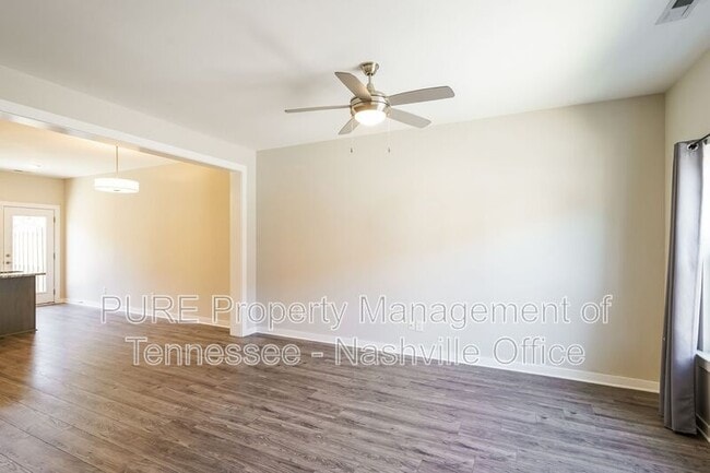 Building Photo - 2402 Danilynn Dr