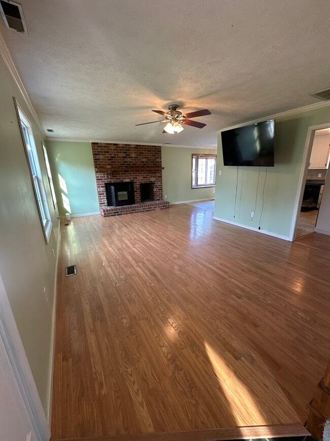 Building Photo - 6095 Anvil Ln