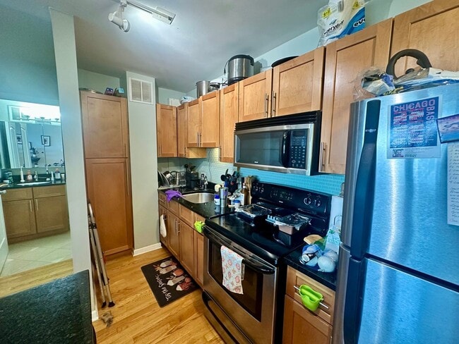 Building Photo - 4180 N Marine Dr