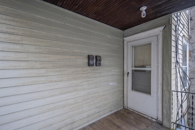 Building Photo - 1327 1st St
