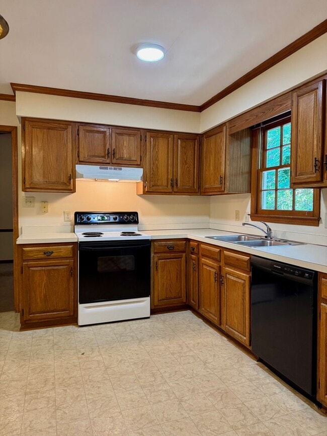 Building Photo - 3313 Bearskin Ct