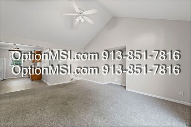 Building Photo - Welcome home to this beautifully maintaine...