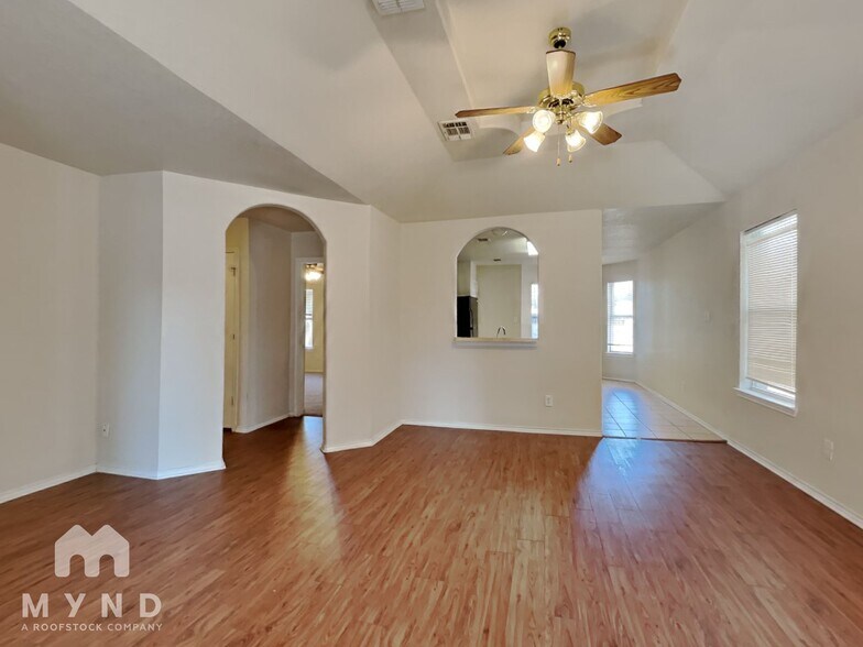 Building Photo - 6539 Estes Flats