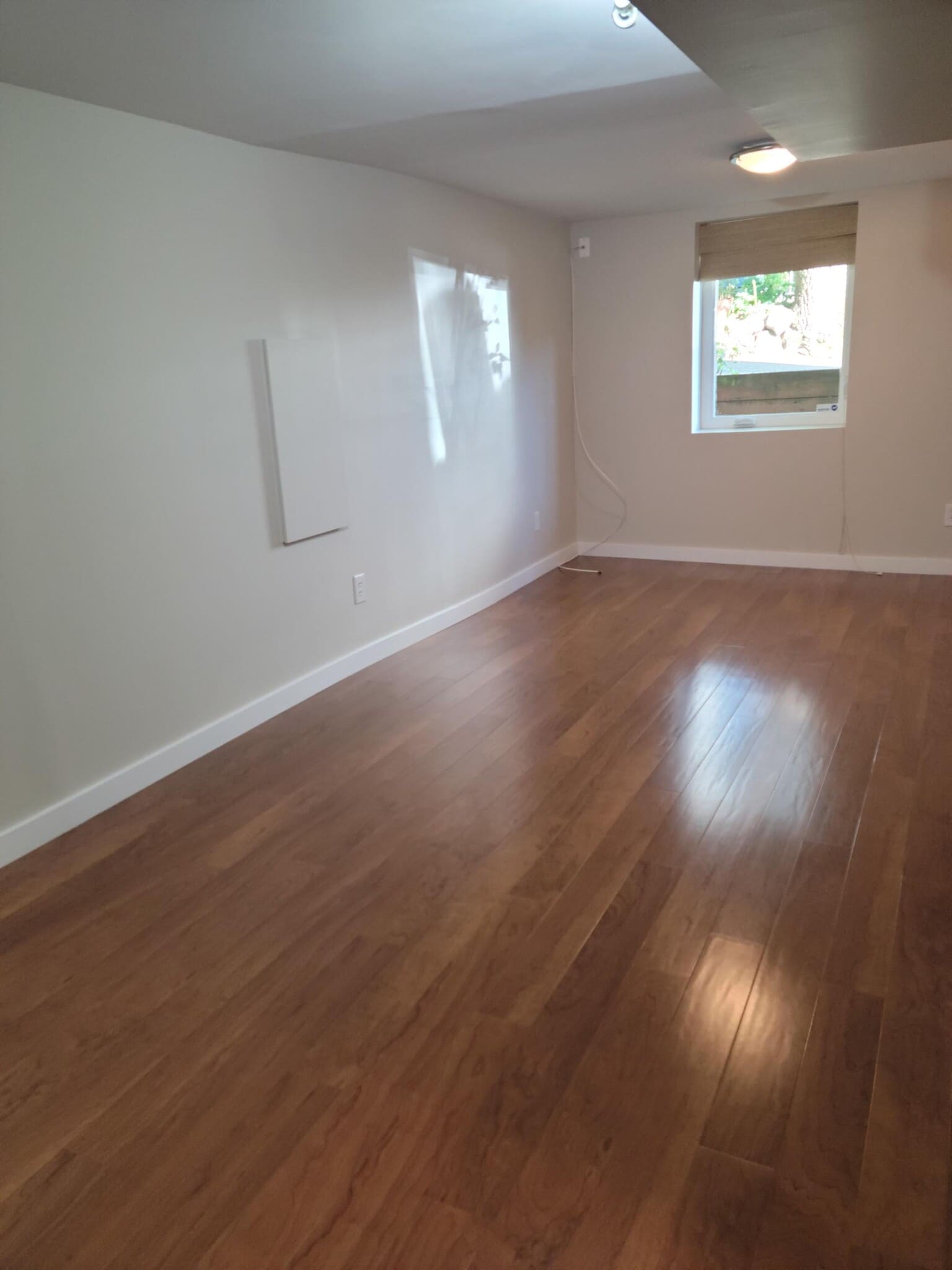 den - 611 Lake Washington Blvd E