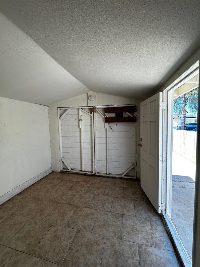 Building Photo - 2764 Wilma St