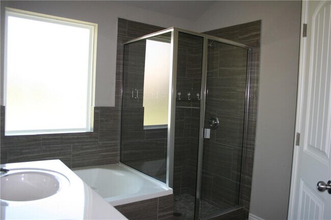 Building Photo - 6100 Cordillera Dr