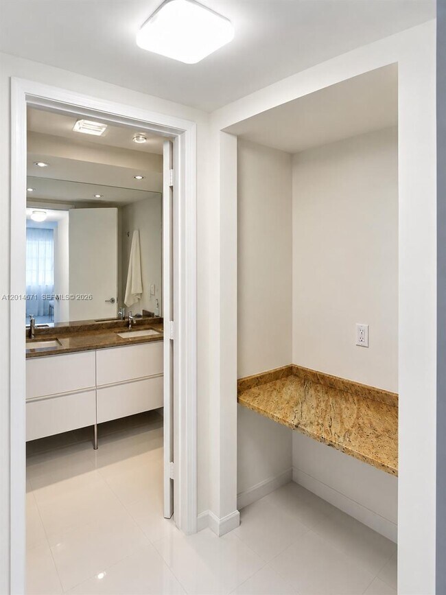 Building Photo - 6917 Collins Ave