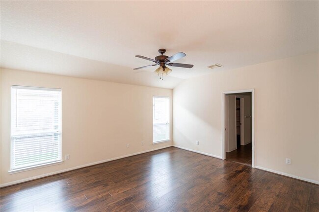 Building Photo - 9960 Yearling Pl