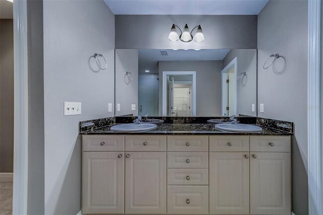 Building Photo - 270 Valencia Cir