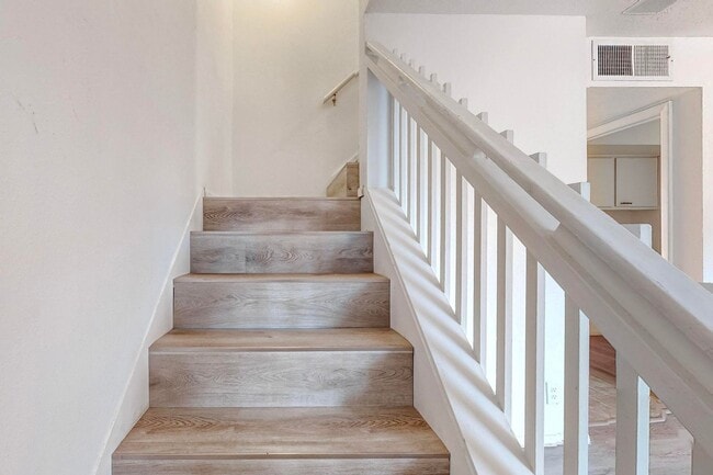 Building Photo - Cozy 3 Bedroom 1.5 Bathroom In NW Albuquer...
